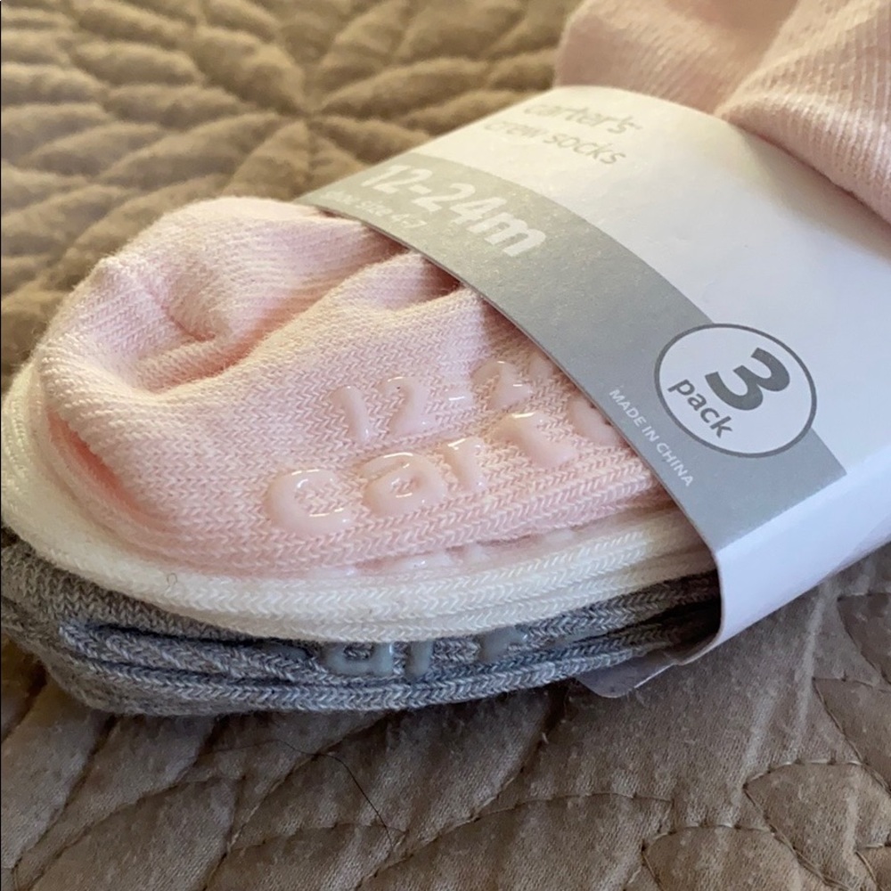 Carter’s 3 pack crew Pom Pom socks - Picture 6 of 7